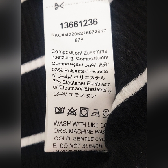 NWT button back dress. - Picture 4 of 7